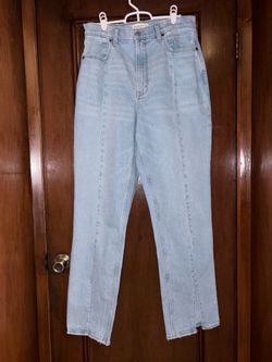 Abercrombie & Fitch, The 90s Straight Ultra High Rise, Curve Love Jeans (size 31” / 12A)