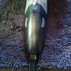 Shark Cordless 10.8 Volts Vacuum Cleaner 
