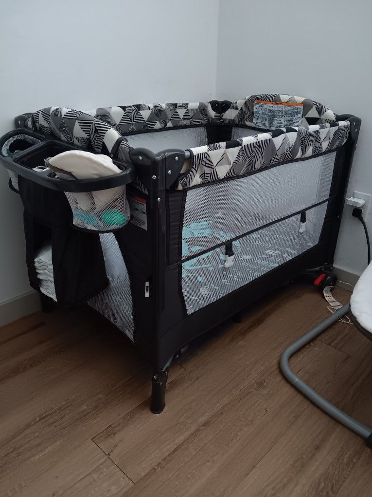 Xilingol 5-in-1 Baby Bassinet Bedside Sleeper