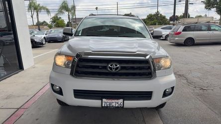 2014 Toyota Sequoia