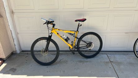 Jamis Dakar Sport mountain bike