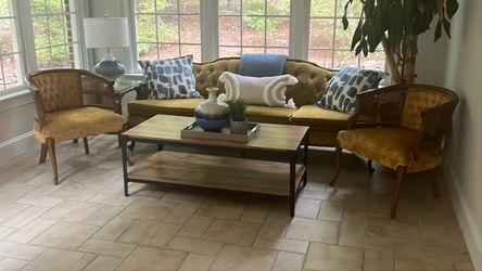 Couch set