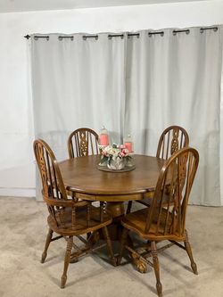Oak Kitchen Dining Table with 4 Spindle Back Chairs