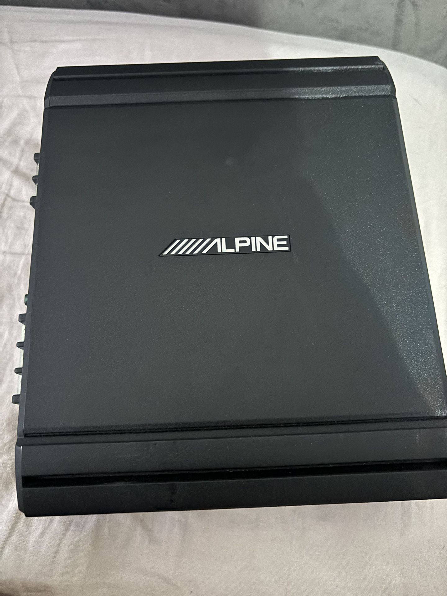 Alpine Amp And Box 