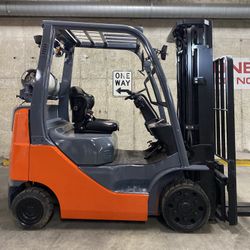 TOYOTA M8 forklift,4500 lb, 3 stage, side shift 