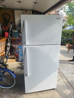 Newer Fridge 3 Mos Old.