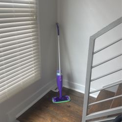 Swiffer, Vacuum And Broom Cleaning Set