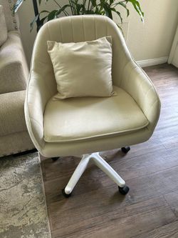 Vanity chair