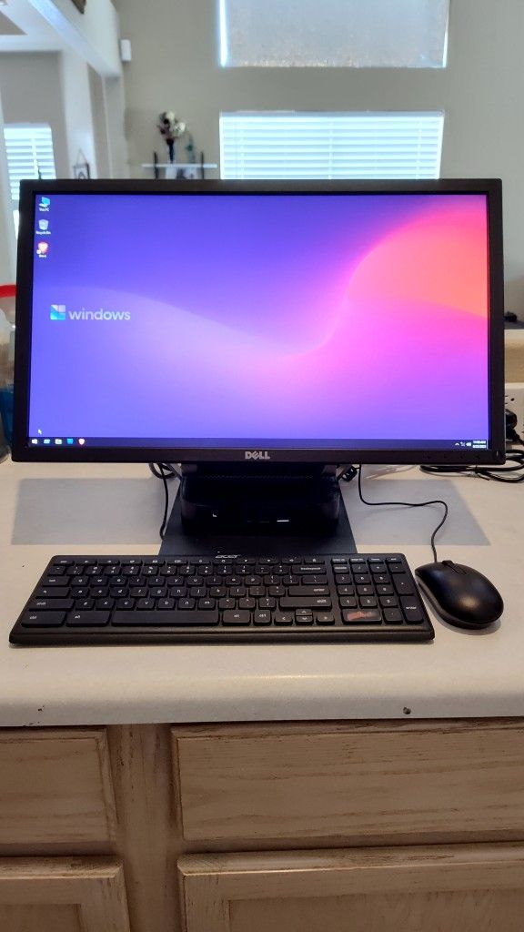 24" HP mini pc AMD CPU 8gb 256gb Windows 10 Office 365