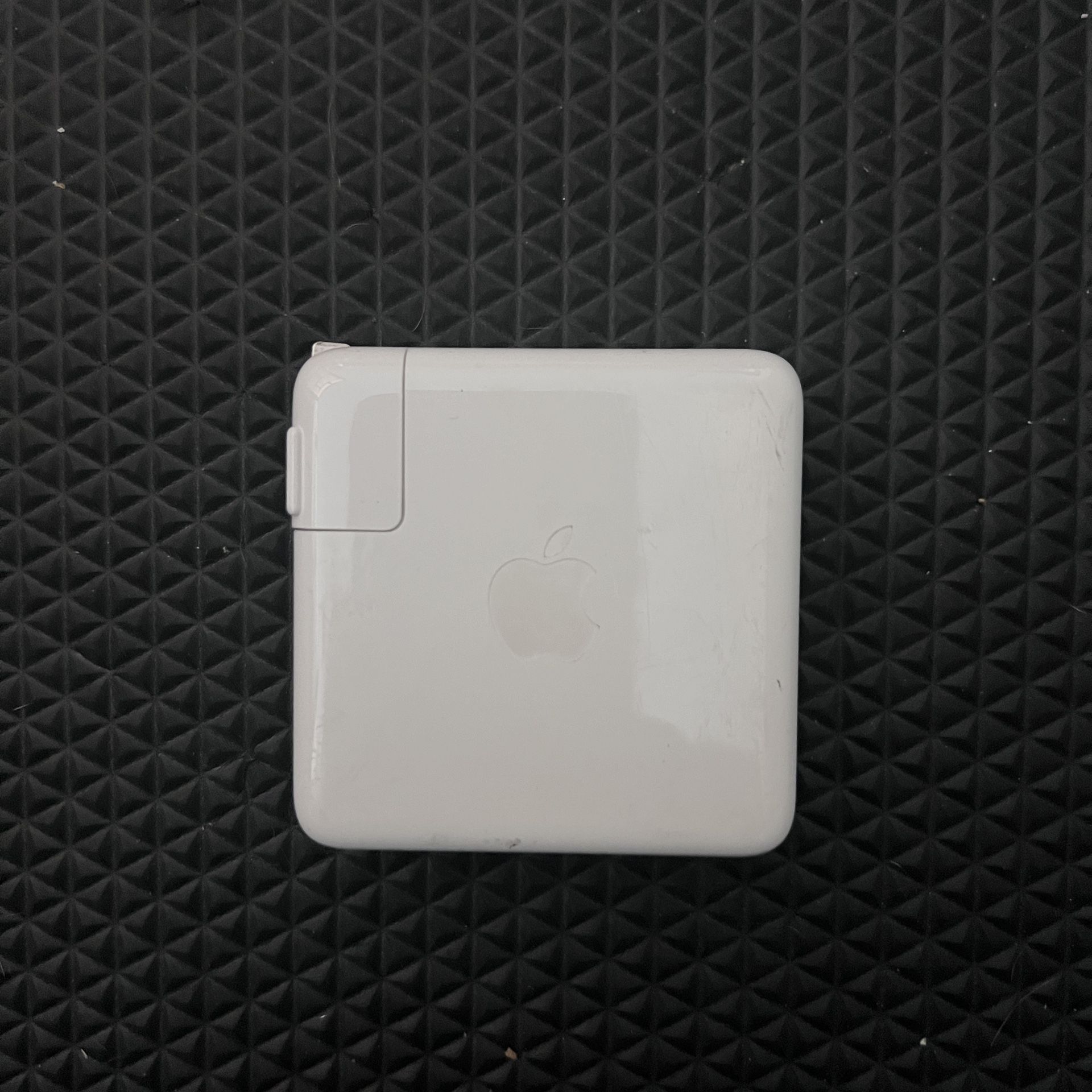 Apple  87W USB C MacBook Pro Charger 
