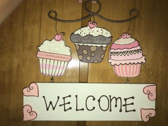 Cupcake sign