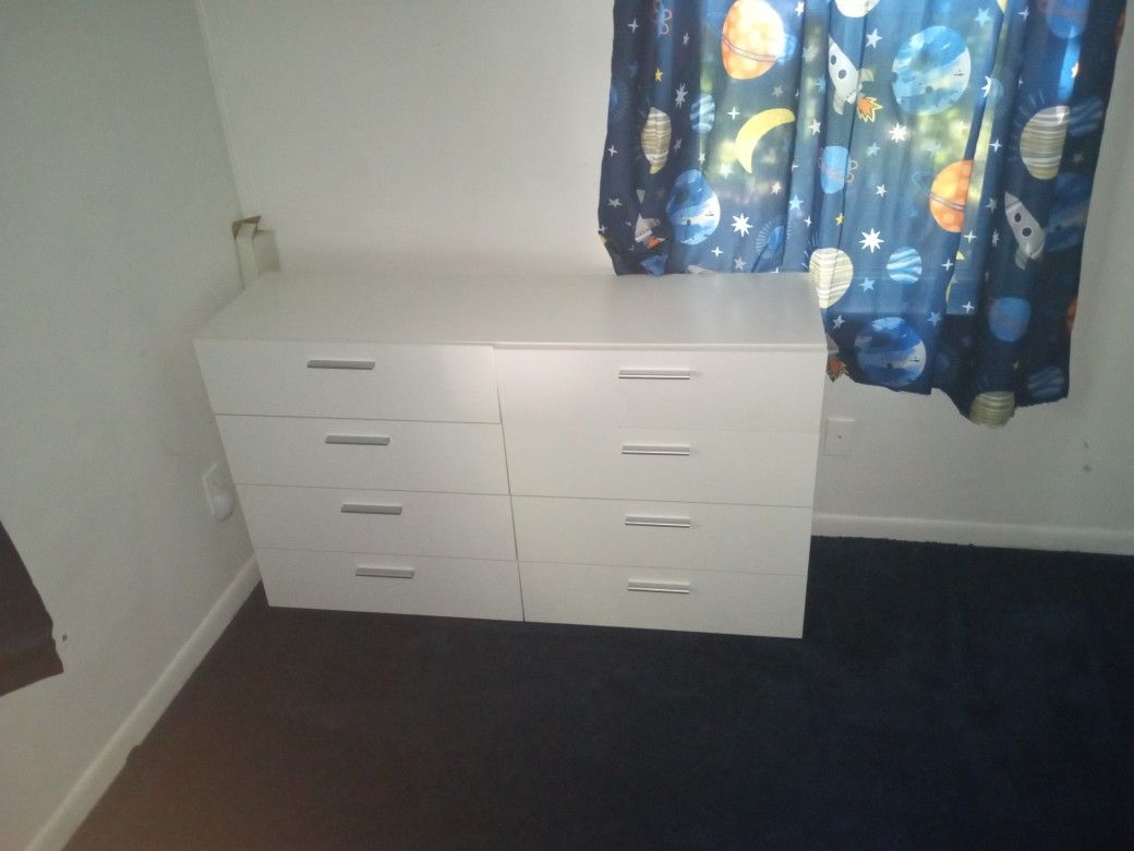8 Drawer Dresser