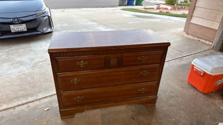Dresser