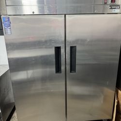 Dukers Commercial Refrigerator Used Like New