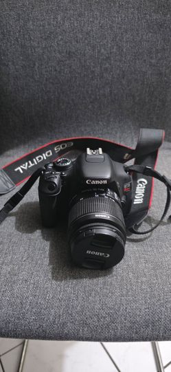CANON T3i