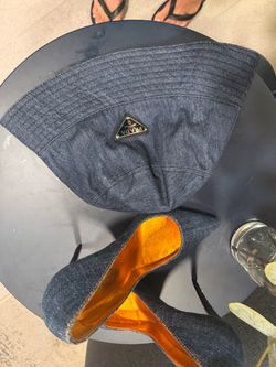 Bucket hat