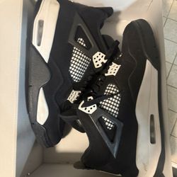 Air Jordan 4 Retro
