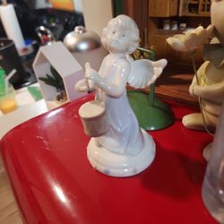 Porcelain Angel Beatin A Drum