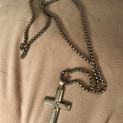Men’s Silver Necklace W/cross