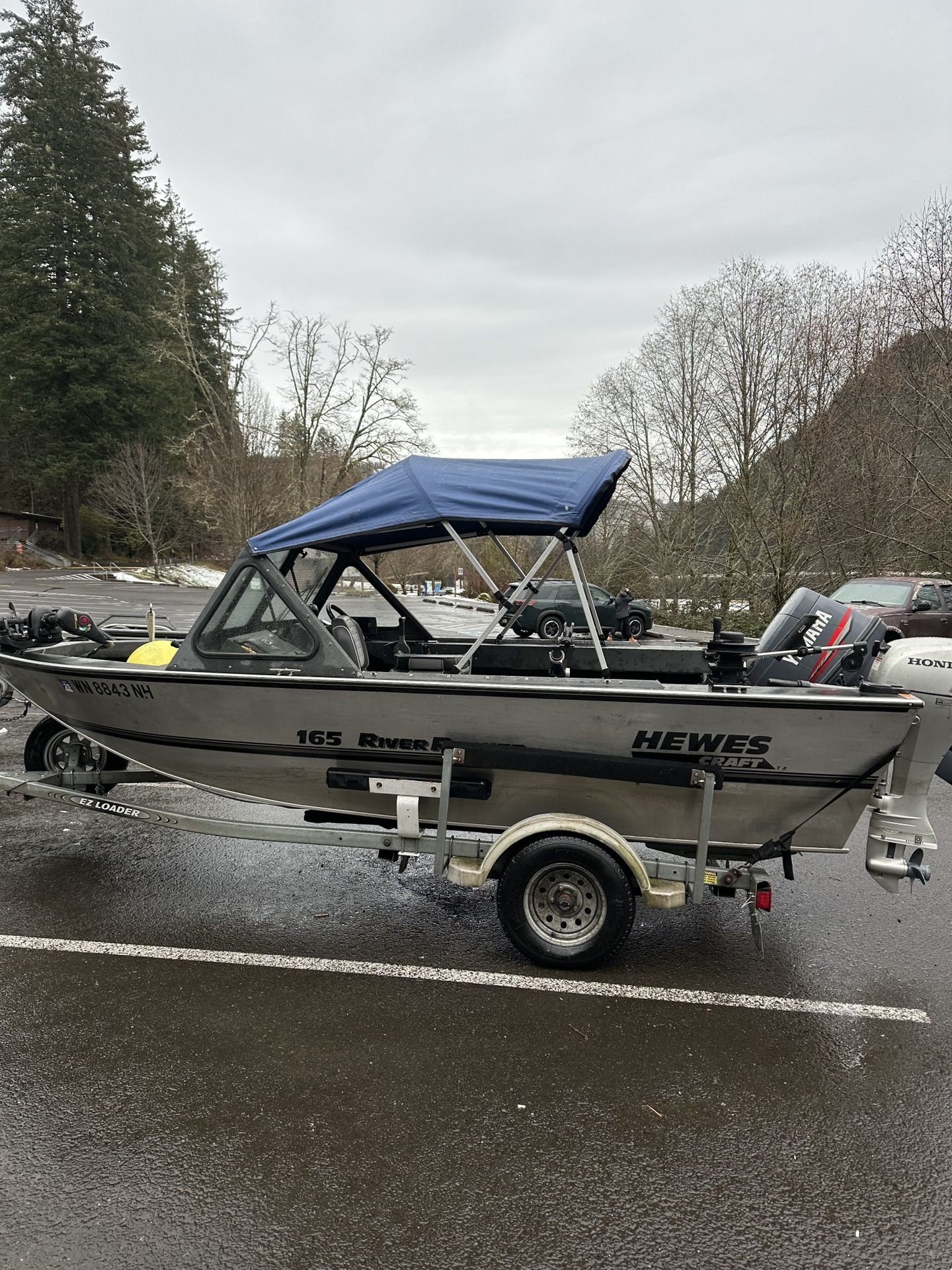 Hewscraft River Runner Fishing Boat 
