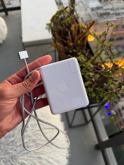 Apple MagSafe MacBook Power Adapter