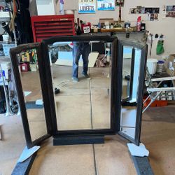 THOMASVILLE EMBASSY TRIFOLD MIRROR 19-044