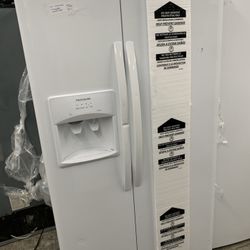 Frigidaire Side By Side In Glossy White New Open Box
