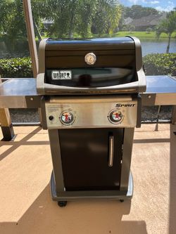 Weber Spirit E-210 2-Burner LP Grill