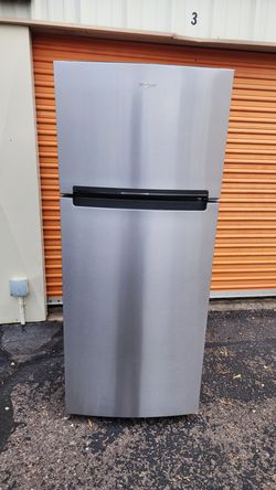 Whirlpool Top Freezer Refrigerator - Stainless