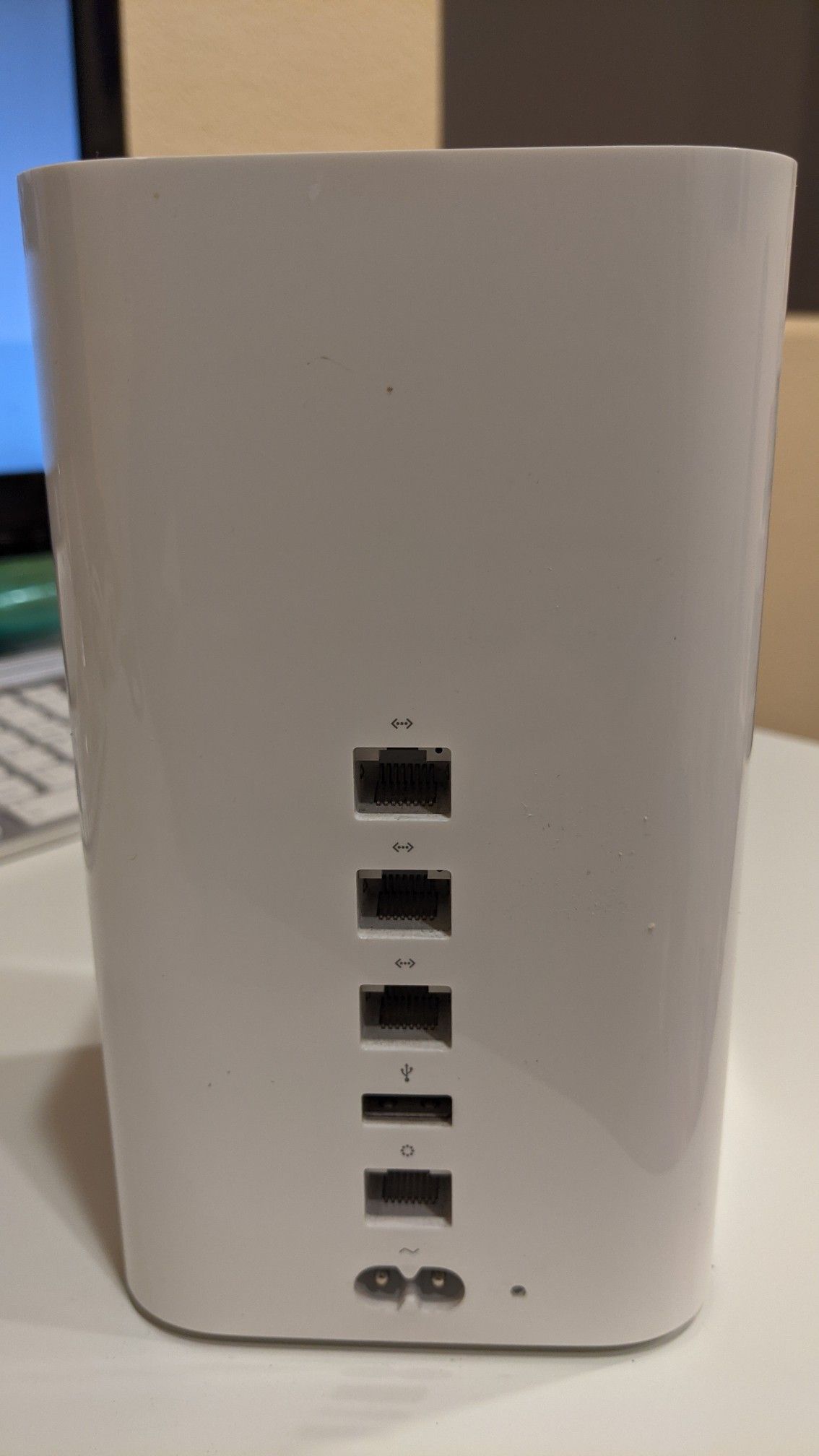 Apple Airport Extreme 802.11ac WiFi router