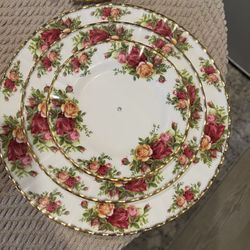 VINTAGE Royal Albert Old Country Roses  China - MADE IN ENGLAND 1962