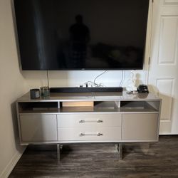 📺 65” Samsung TV + Wall Mount + Credenza – $300 (Firm)