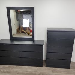 Dresser With Mirror And Nightstands 