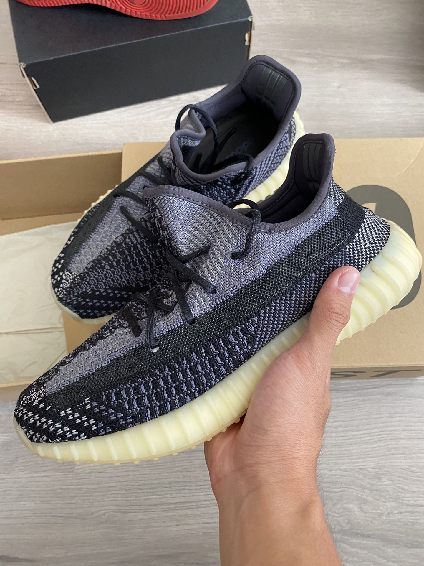 READ DESC) adidas Yeezy BOOST 350 V2 'Carbon' Size 9M