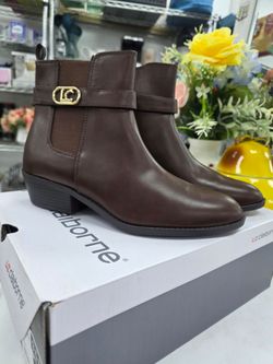 Liz Claiborne Brown Chelsea Ankle Boots