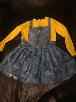 Minion costume for girls. Size: medium in children
