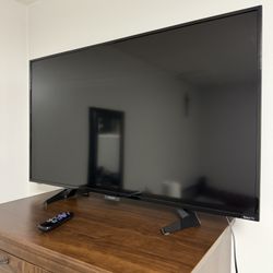 38” Roku Flatscreen TV With Remote Control