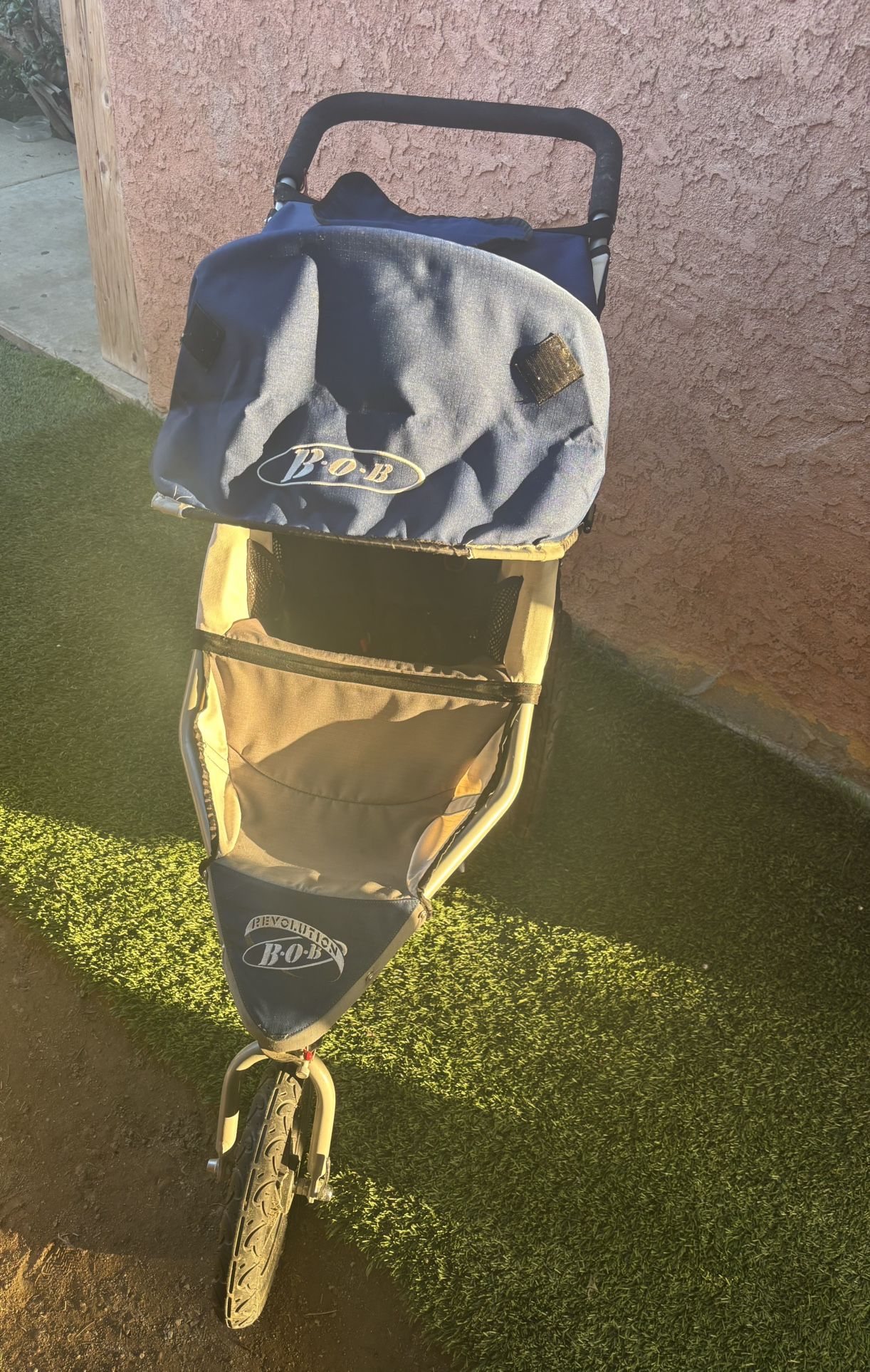 BOB Revolution Jogging Stroller – Good Condition