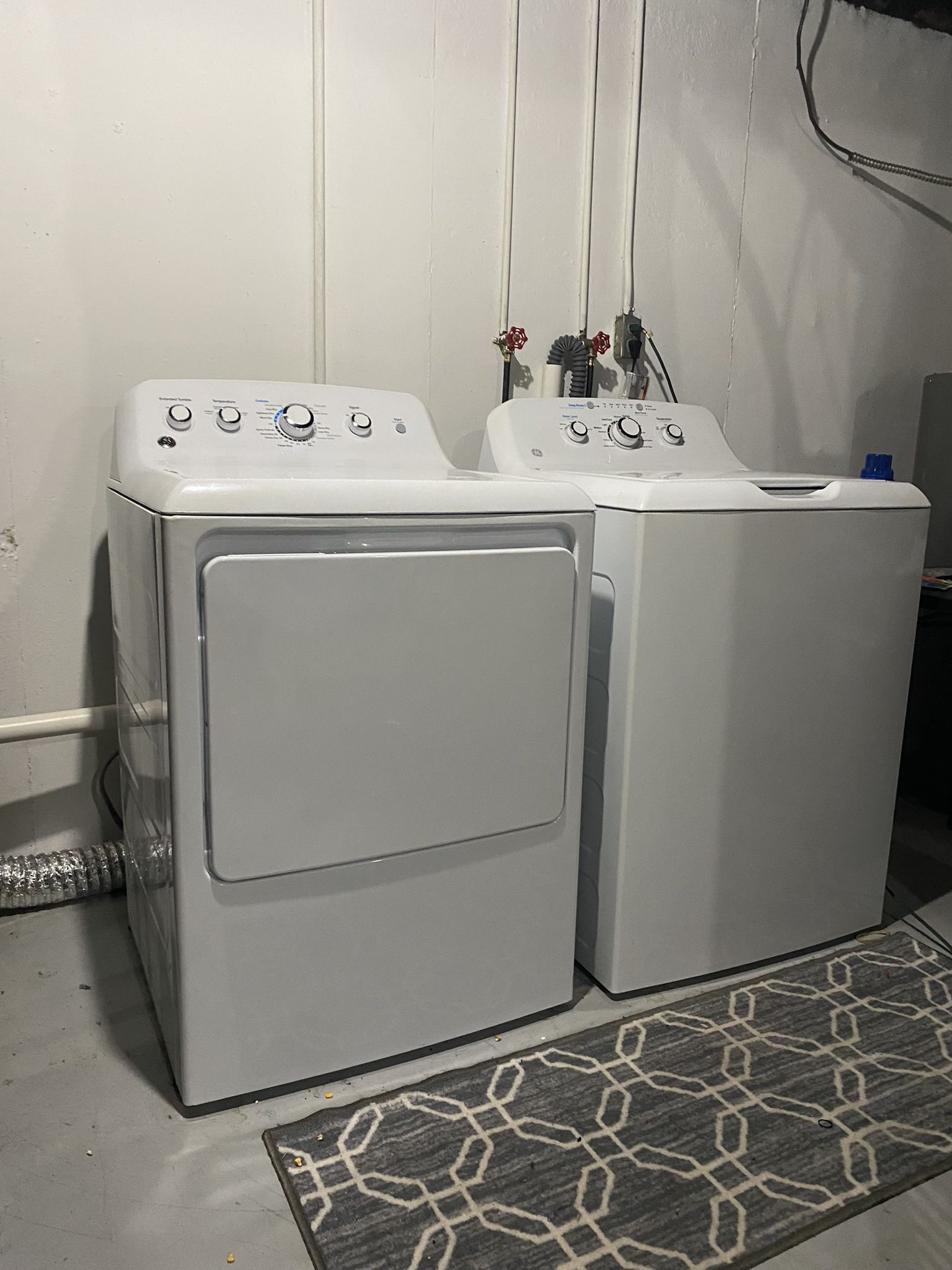 W/D Set DRYER ONLY (LIKE NEW)