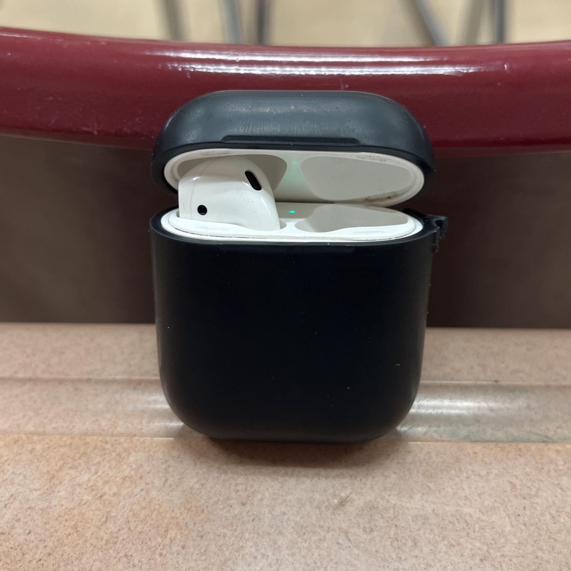 2ND GEN AirPods 20$ Or a reasonable offer