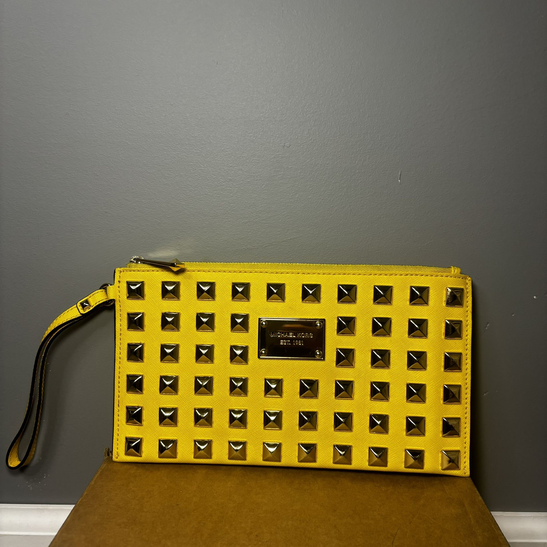 Michael Kors Leather Citrus Gold Studs Large Zip Clutch Bag Gold, gold