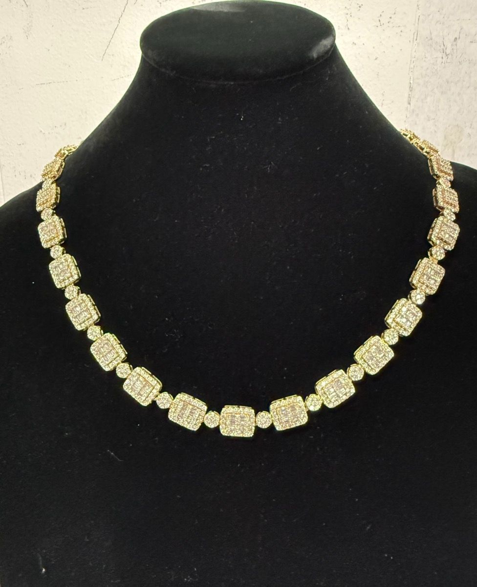 A1 Hawk - 10K Yellow Gold Diamond Necklace (A1D022078)