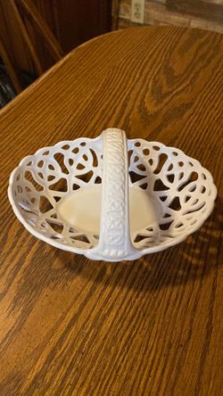 Vintage Unmarked Irish Fine White Ceramic Reticulated Basket with Claddagh Relief and Celtic Knot Handle