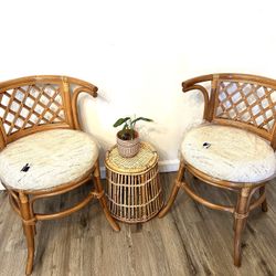 Vintage Rattan Chair Set + Side Table (like new)
