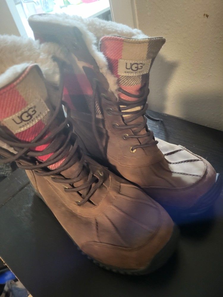 UGG Bots For Woman Size 9