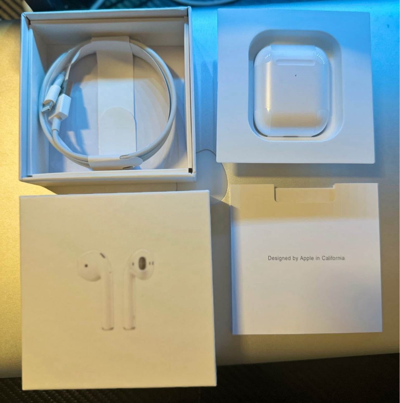 AirPods with Wireless Charging Case