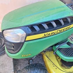 John Deere Riding Mower D105