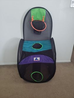Foldable basketball hoop game
