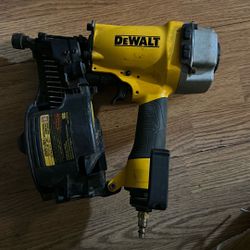 DeWalt Siding And Fencing Coil Nailer 
