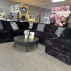 💥NEW OVERSIZED SECTIONAL💥